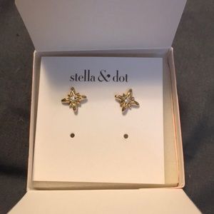 Stella and Dot gold earrings